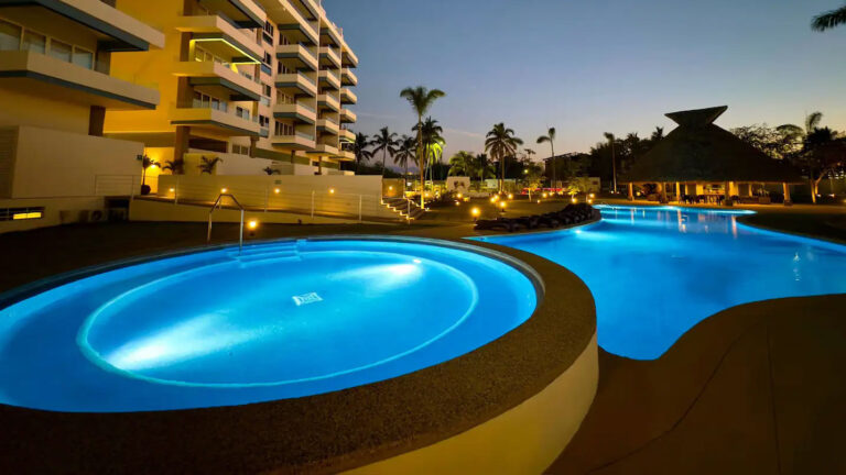Harborside Suite & Golf Course View