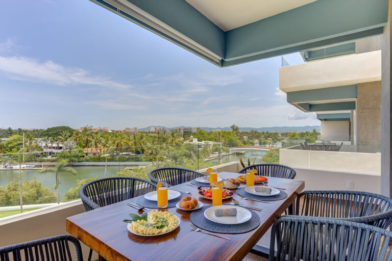 Harborside Suite with Marina View