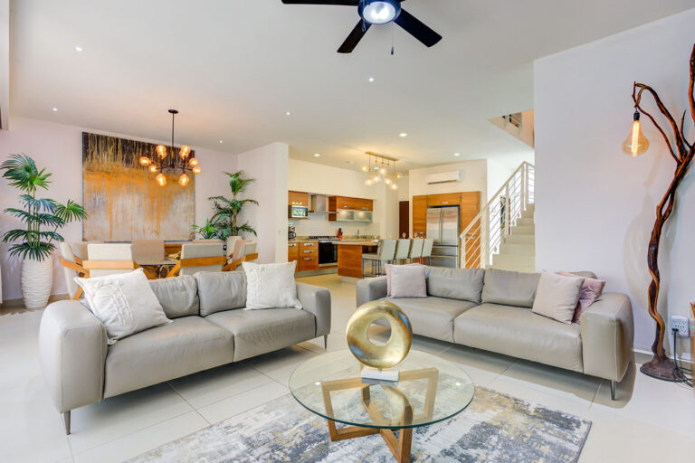 Elegant Villa Walking Distance to the Beach